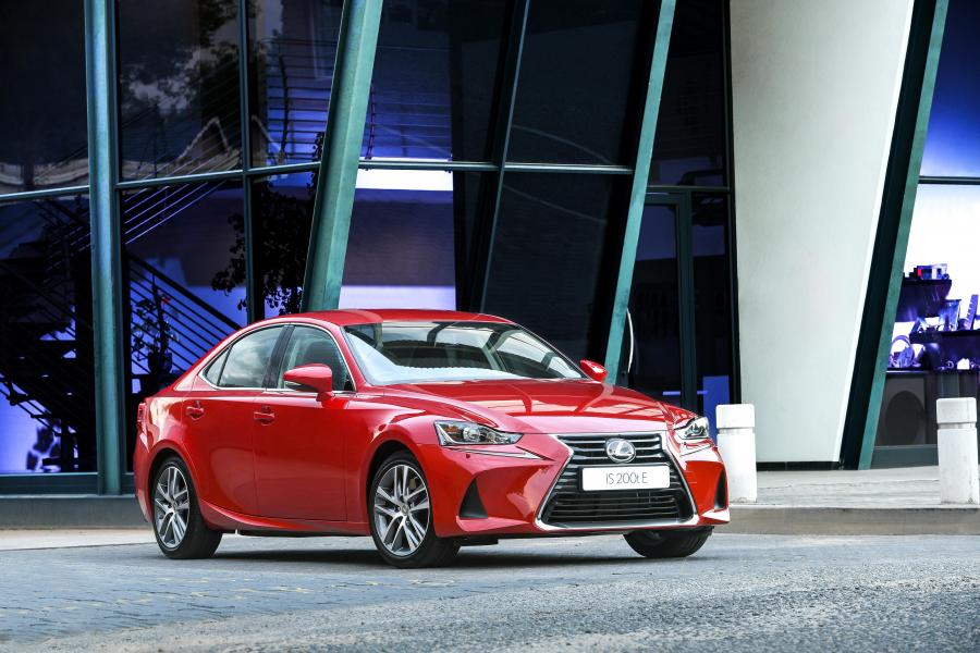  Lexus IS200t 2017 года  (ZA) (фото 4 из 18)